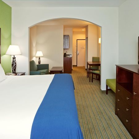Holiday Inn Express & Suites Graham By Ihg Exterior photo