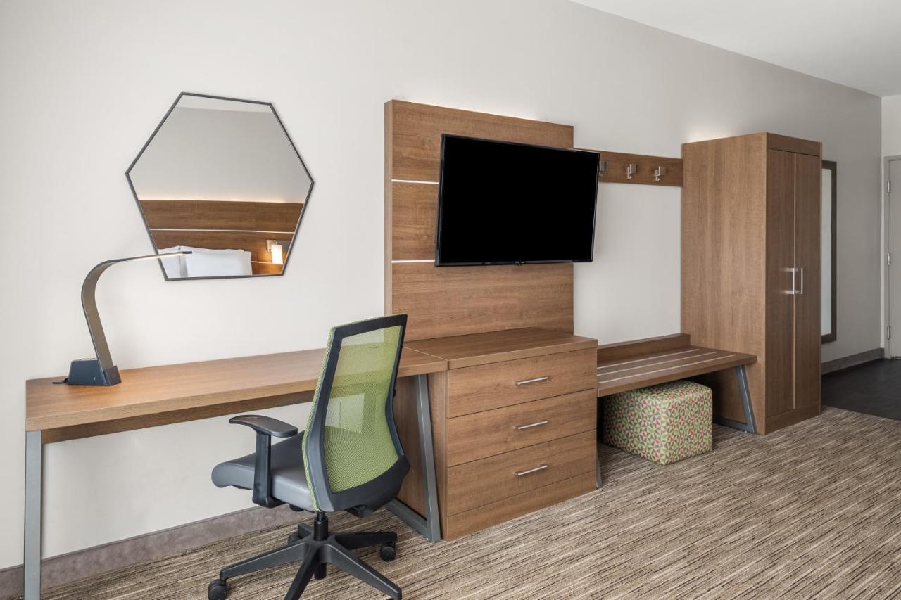 Holiday Inn Express & Suites Graham By Ihg Exterior photo
