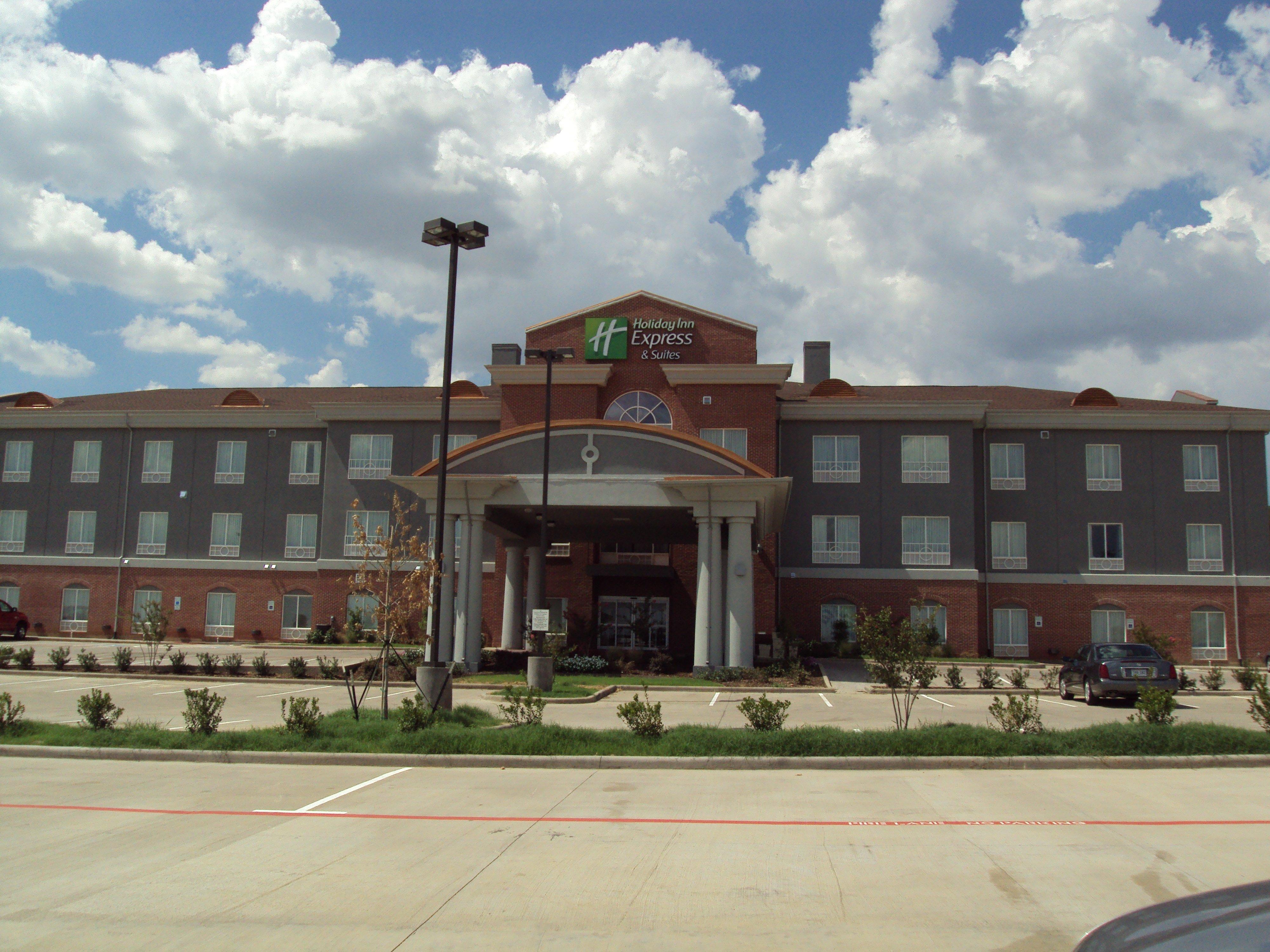 Holiday Inn Express & Suites Graham By Ihg Exterior photo