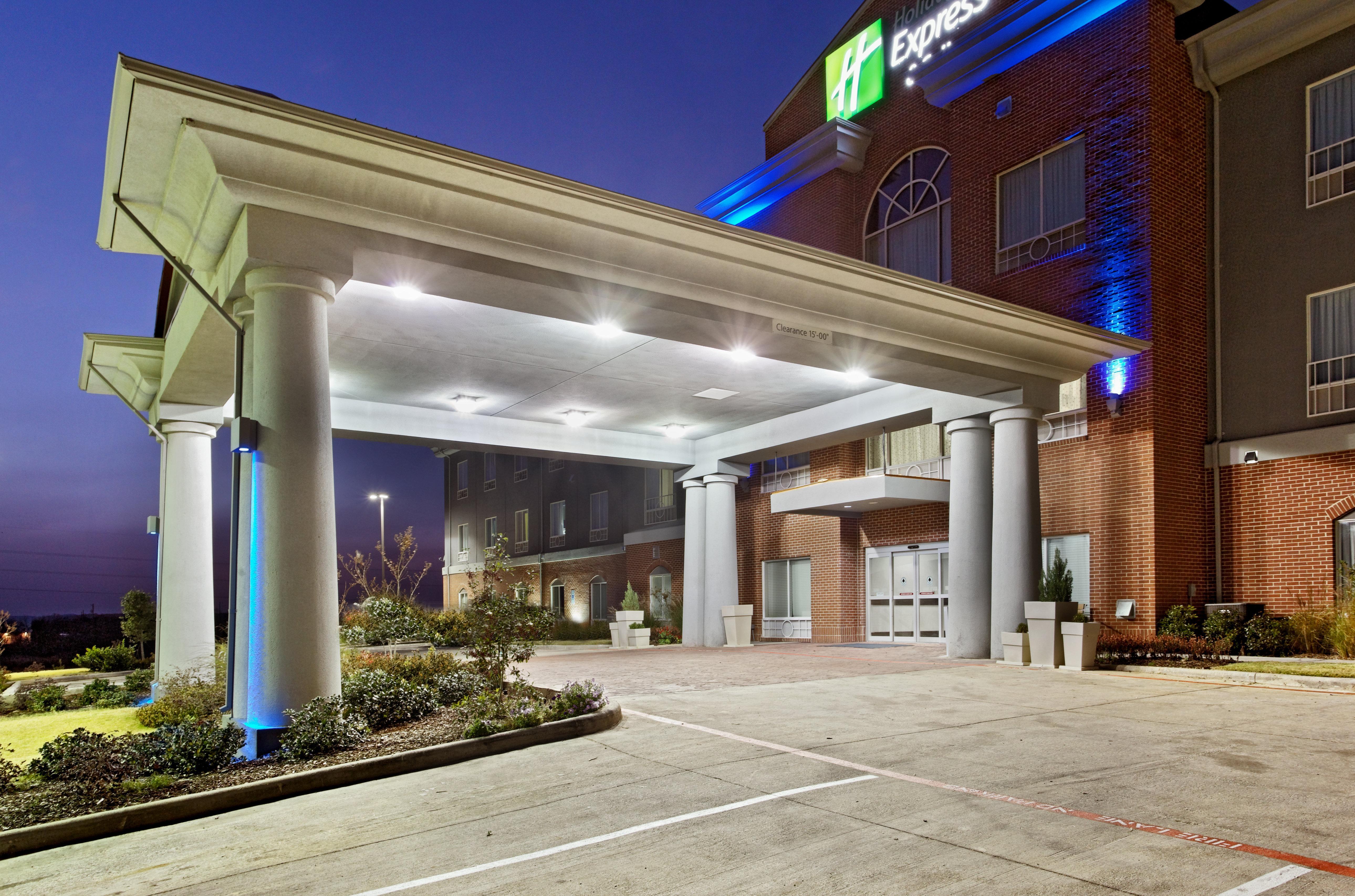 Holiday Inn Express & Suites Graham By Ihg Exterior photo